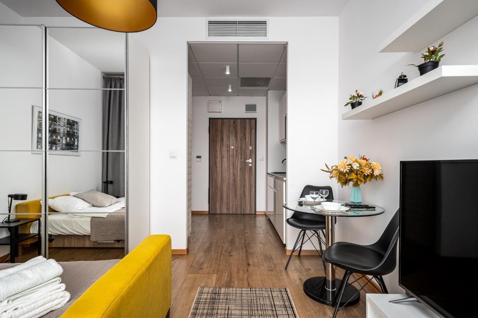 ורשה Prymasa Tysiaclecia 83A Free Garage By Perfect Apart מראה חיצוני תמונה